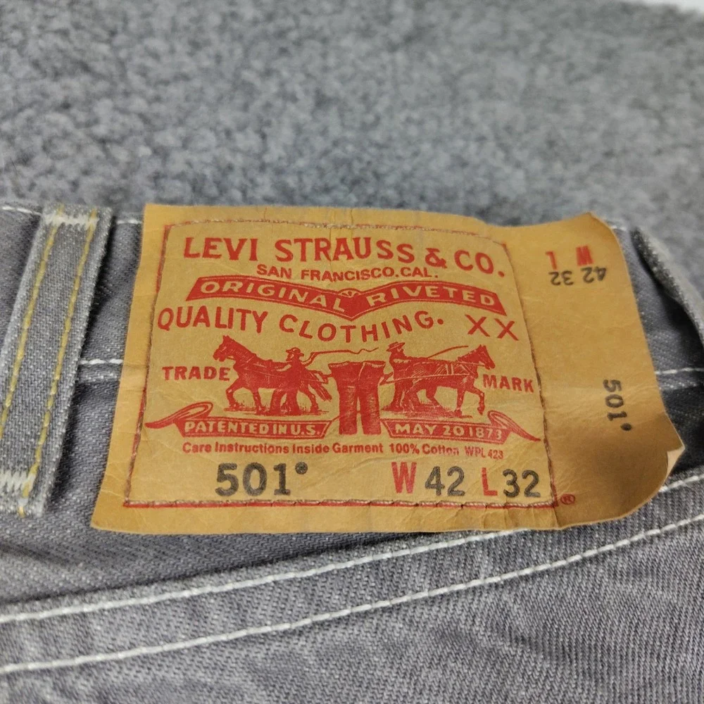 Levis 501 Grey Denim Jeans Mens 42x32 Straight Leg Cotton Western Rodeo Workwear